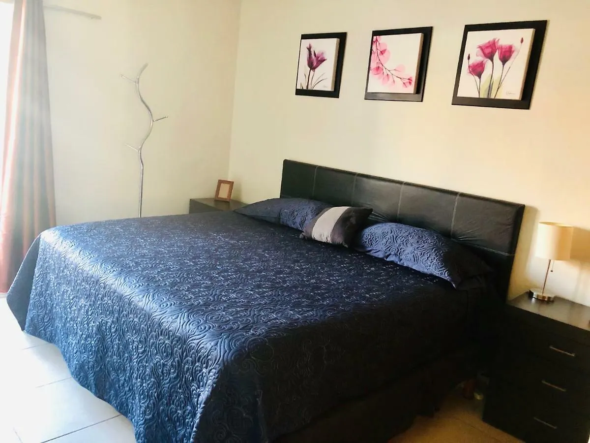كانكون Isla Del Sol B&B 0*,  المكسيك