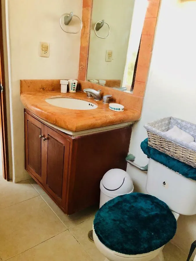 Isla Del Sol B&B 칸쿤 홈스테이